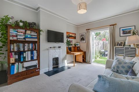 76 Ravensbury Road, London, SW18 4RS