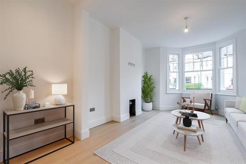 5 bedroom house for sale - Lavenham Road, London