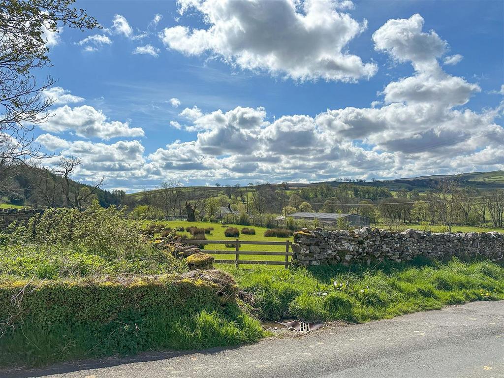 Latrigg NNew View to the Front.jpg