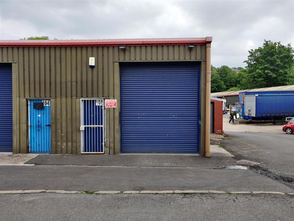 Colne Valley Business Park, Linthwaite Industrial unit £550 pcm (£127 pw)