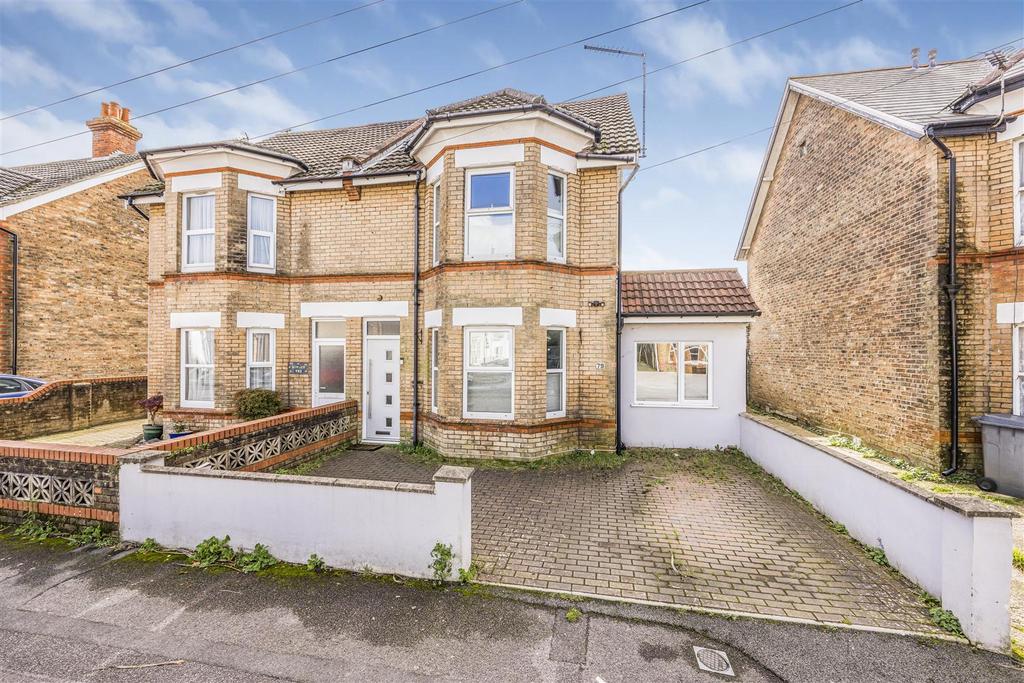 Avon Road, Bournemouth 4 bed semidetached house for sale £425,000