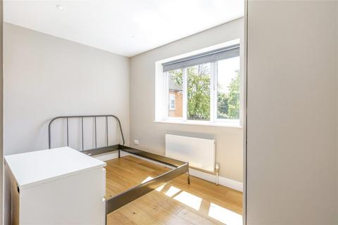 3 bedroom apartment to rent, Wandsworth Road, Clapham