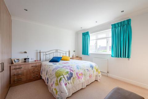 19 Ashmore Close, Peacehaven, BN10 8AQ