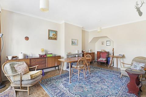 7 Heath Drive, Theydon Bois, Epping, CM16 7HL