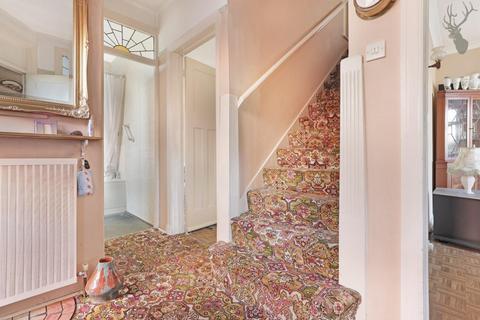 7 Heath Drive, Theydon Bois, Epping, CM16 7HL
