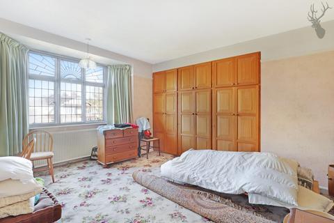 7 Heath Drive, Theydon Bois, Epping, CM16 7HL