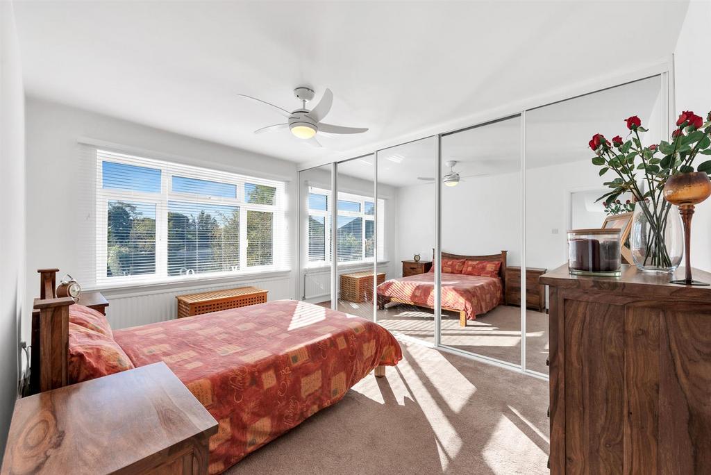 Bedroom 1.jpg
