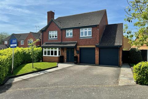 12 Beauchamps, Burnham-on-crouch, CM0 8PR