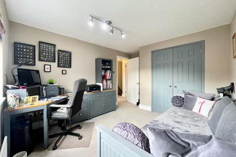 12 Beauchamps, Burnham-on-crouch, CM0 8PR