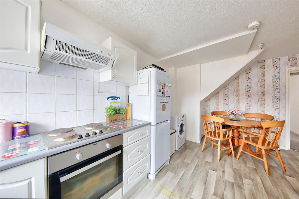 Galgate Close, London 3 bed terraced house to rent £2,700 pcm (£623 pw)