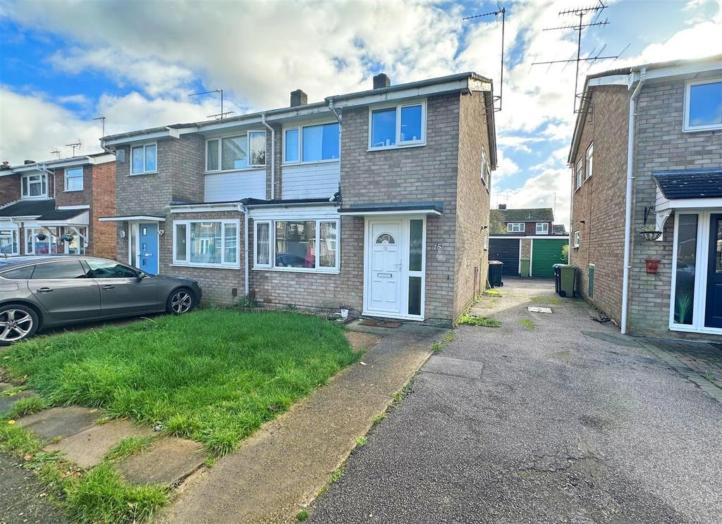 Bettina Grove, Bletchley, Milton Keynes 3 bed semidetached house for