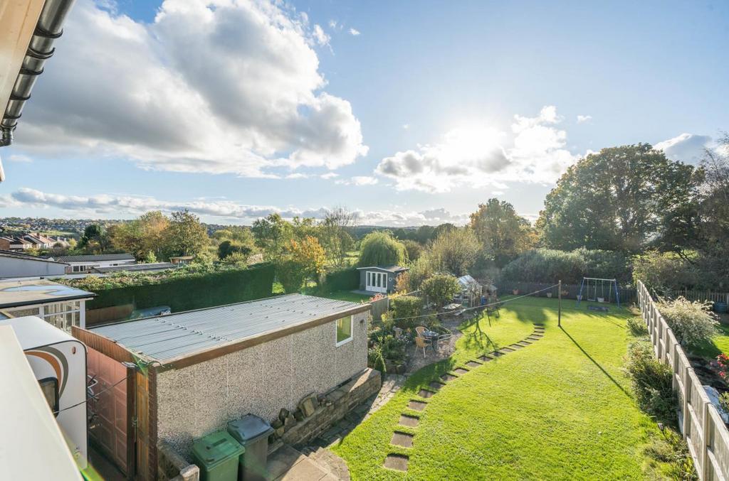 Victoria Mount, Horsforth, Leeds 3 bed semidetached house for sale £