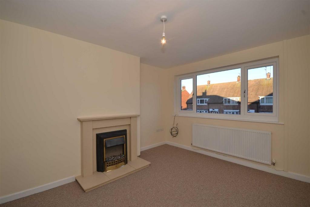 Ravenswood Road, Redhouse, Sunderland 2 bed semidetached house £625