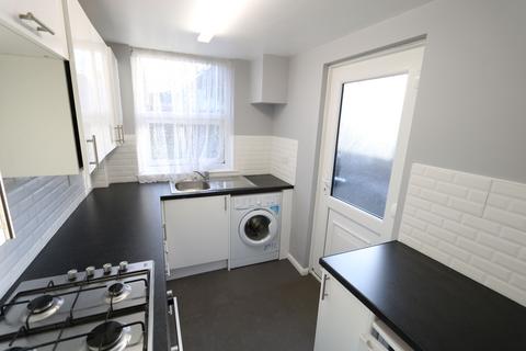 3 bedroom end of terrace house for sale - Wood Avenue, Purfleet on Thames