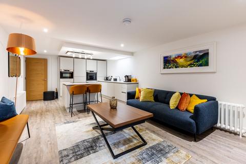 3 bedroom serviced apartment to rent, William Street, Edinburgh EH3