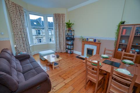 3 bedroom flat for sale - 20 Albert Avenue, Queen's Park, Glasgow, G42 8RE