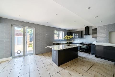 14 Green Way, London, SE9 5SZ