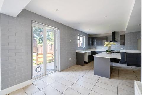 14 Green Way, London, SE9 5SZ
