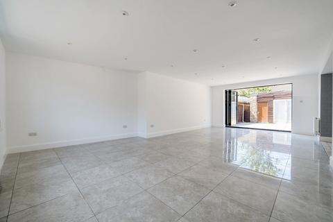 14 Green Way, London, SE9 5SZ