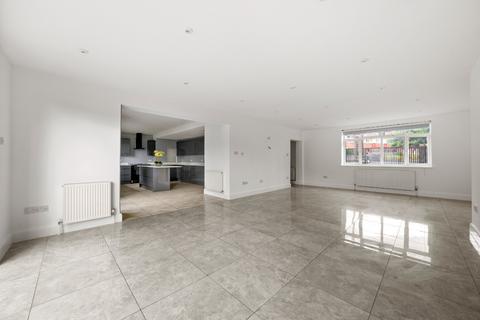 14 Green Way, London, SE9 5SZ