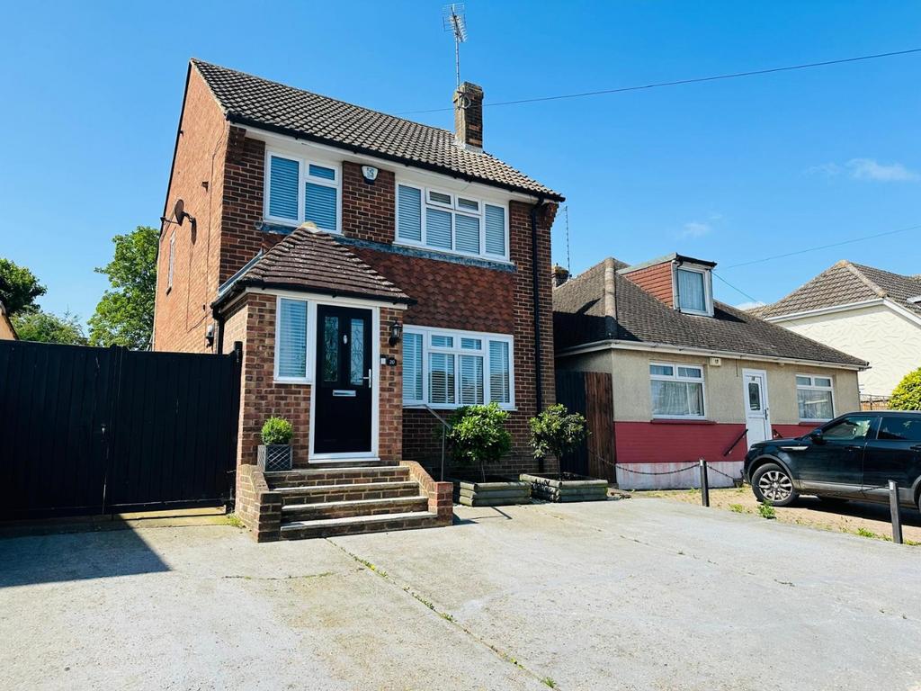 Arthur Road, Rainham 4 bed detached house £475,000