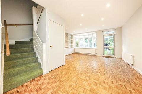 17 Spinney Close, New Malden, KT3 5BQ
