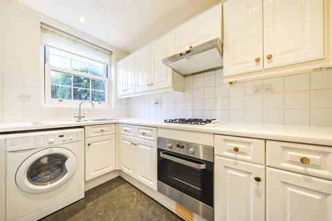 17 Spinney Close, New Malden, KT3 5BQ