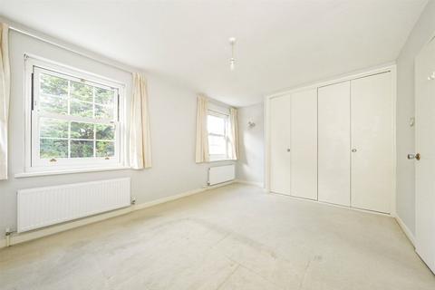 17 Spinney Close, New Malden, KT3 5BQ