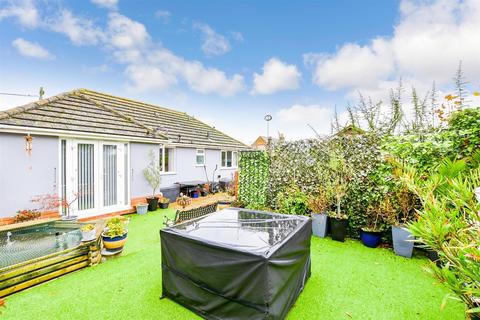 2 bedroom detached bungalow for sale - Church Lane, Seasalter, Whitstable, Kent