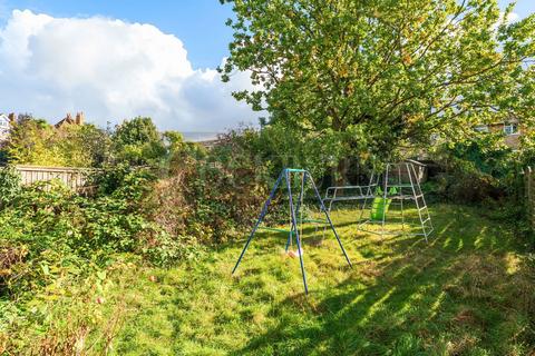9 Avondale Road, London, SE9 4SN