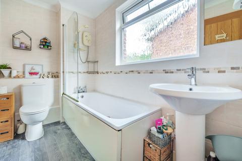 90 Ashdown Road, Chandler's Ford, Eastleigh, SO53 5QG