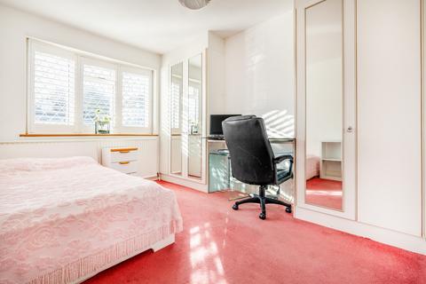19 Cannonside, Fetcham, Leatherhead, KT22 9LE