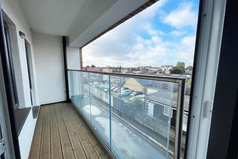 2 bedroom flat for sale, Dover Court, Dominion Road, Southall, Greater London, UB2