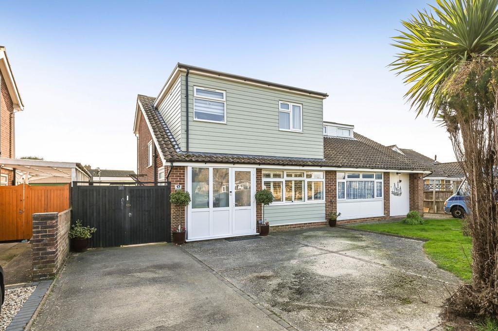 Sussex Drive, Pagham, Bognor Regis, PO21 3 bed semidetached house £400,000
