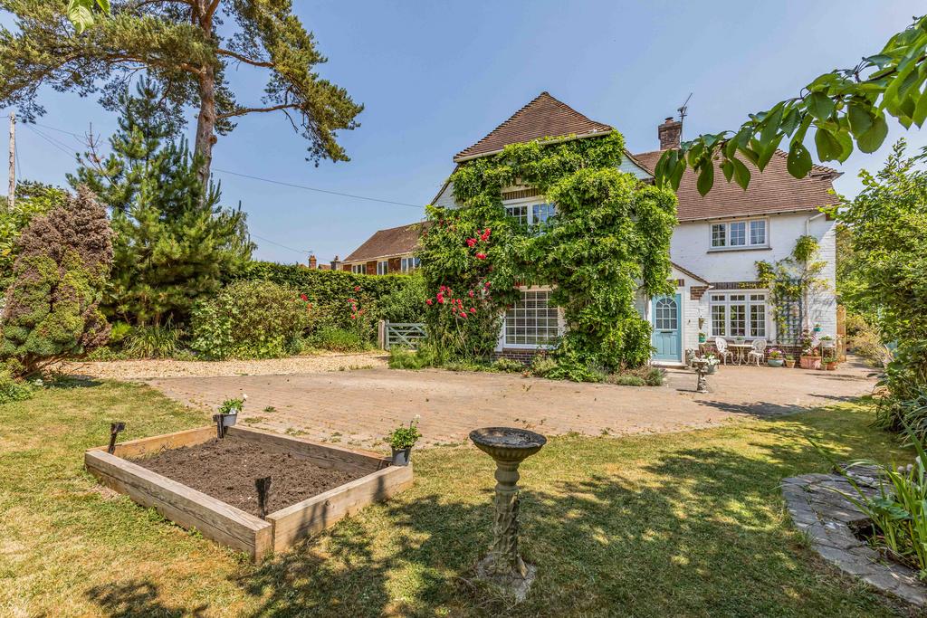 Pine Grove, West Broyle, Chichester, PO19 5 bed detached house for sale