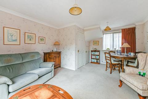 54 Bishopsgate Walk, Chichester, PO19 6FQ