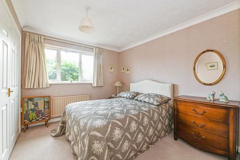 54 Bishopsgate Walk, Chichester, PO19 6FQ
