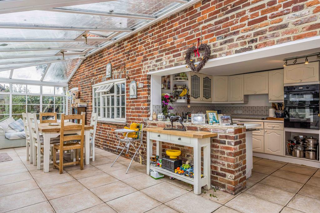 Hares Lane, Funtington, Chichester, PO18 3 bed house for sale £725,000