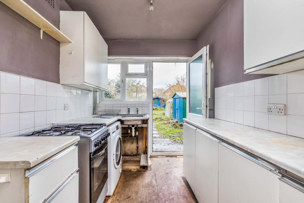 Armadale Road, Chichester, PO19 3 bed terraced house for sale £330,000
