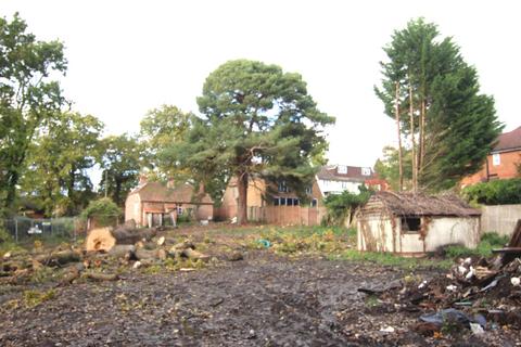 3 bedroom property with land for sale - Wokingham, Berkshire
