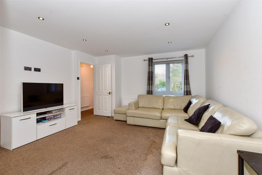 Chestnut Lane, Park Farm, Ashford, Kent 4 bed detached house for sale £400,000