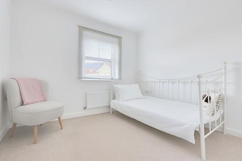 8 Millbrook Close, Sherfield On Loddon, Hook, RG27 0AZ