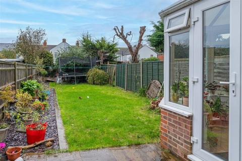 4 bedroom semi-detached house for sale - St Andrews Road, Worthing, West Sussex, BN13