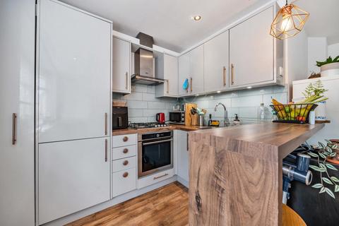 1 bedroom flat for sale, Approach Road, Raynes Park