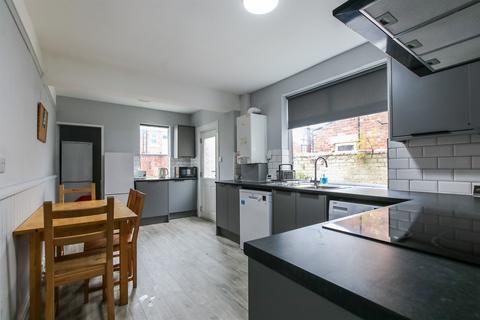 7 bedroom terraced house to rent, Ilford Road, Newcastle Upon Tyne