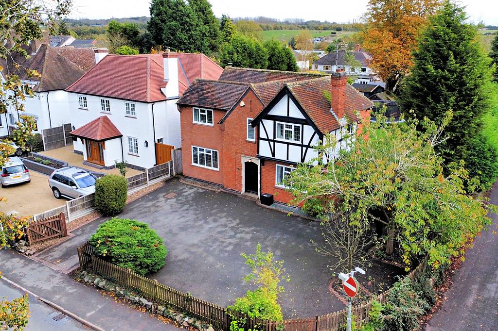 Desford Road, Kirby Muxloe, LE9 4 bed detached house for sale £659,950