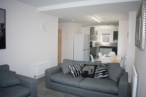 8 bedroom private hall to rent - Jeffery Street, Gillingham