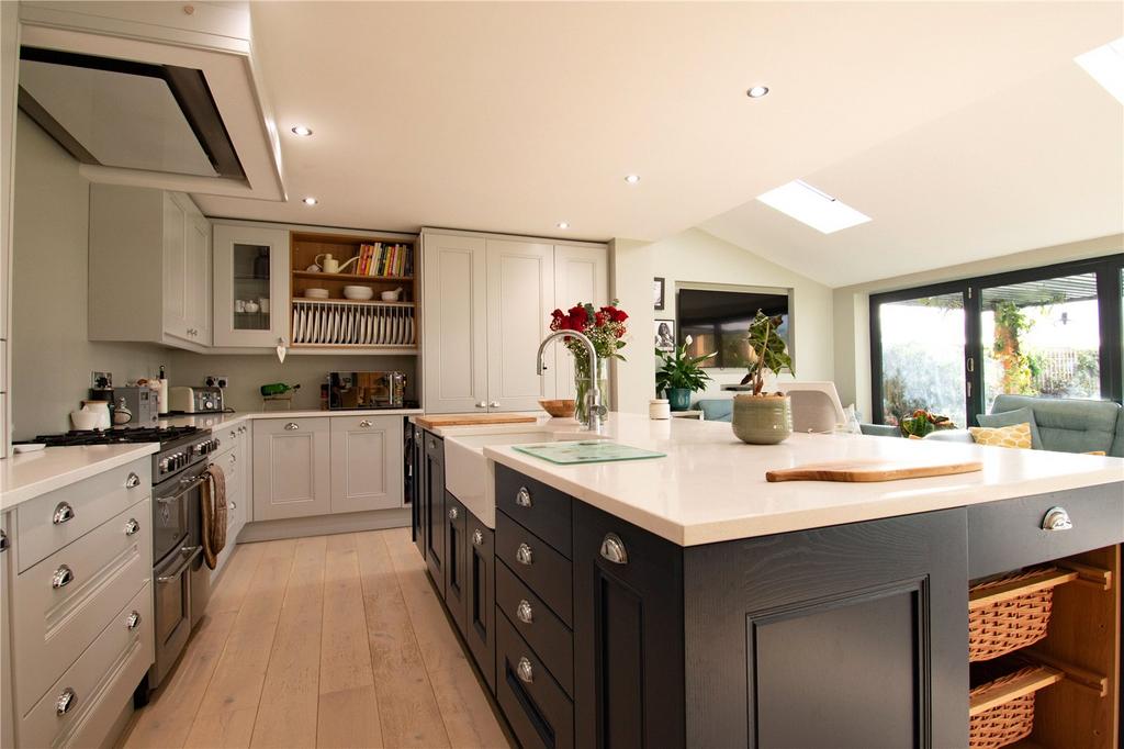 Holton Road, Tetney, DN36 6 bed detached house for sale £645,000