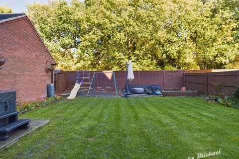 11 Brickhill Way, Calvert, Buckingham, MK18 2FS
