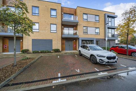 2 bedroom flat for sale, Flat 105 Nightingale House,  Drake Way,  RG2